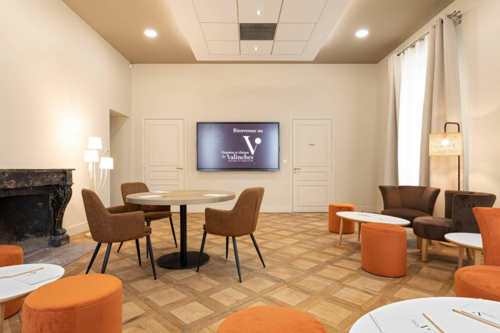 Salle équipée du Domaine et Château de Valinches